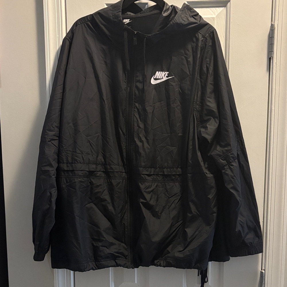 Nike Women’s Classic Black Windbreaker